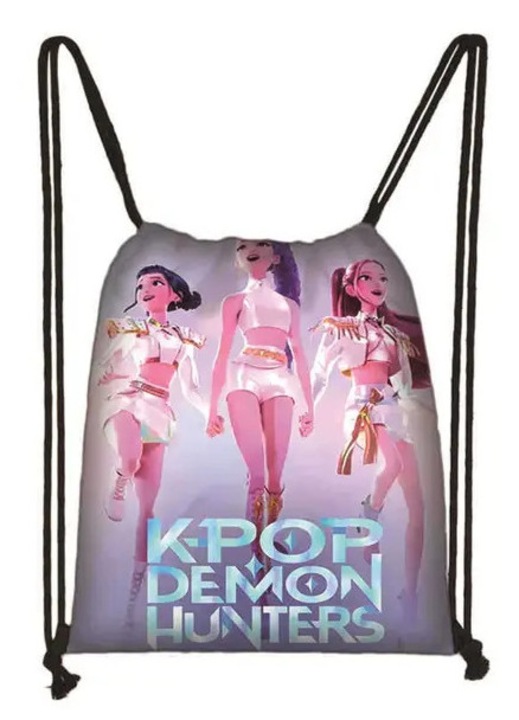 Чанта тип шнур за деца с принт K-Pop Demon Hunters, многоцветна, модел PO-CJ-K0433-26-8-20-2652