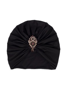 Turban negru, accesorizat cu brosa detasabila Turban negru, accesorizat cu brosa detasabila