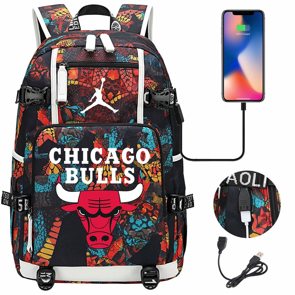 Jordan, rucsac textil (poliester) pentru laptop imprimat snake camo cu logo Chicago Bulls, USB pentru incarcare externa, rezistent la apa, mare, multicolor
