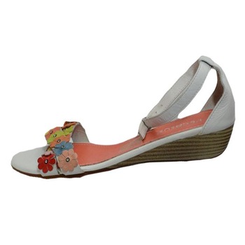 Sandale joase cu aplicatii florale, D&J Exclusive, Turcoaz Sandale joase cu aplicatii florale, D&J Exclusive, Turcoaz