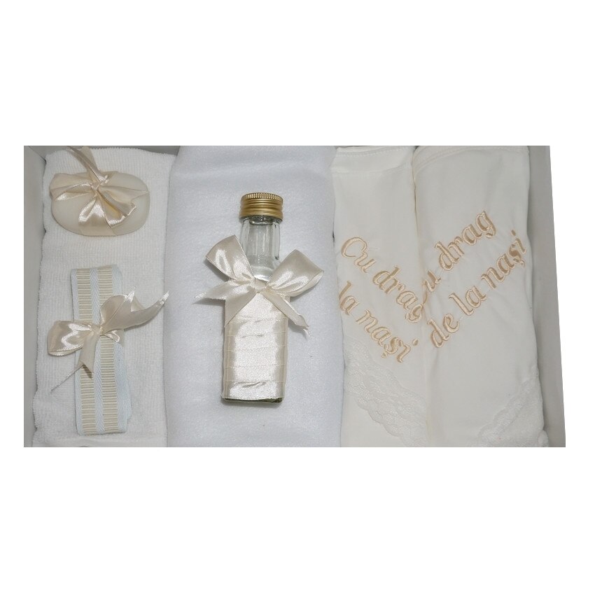 Trusou pentru botez, 7 piese, brodat cu mesaj Cu drag de la nasi, Little Angel, crem