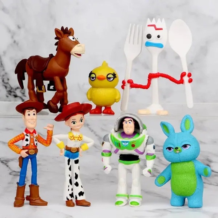 Set de 8 figurine Toy Story, Woody, Jessie, Buzz Lightyear, Bullseye, Forky, Bunny si pui, plastic, multicolor