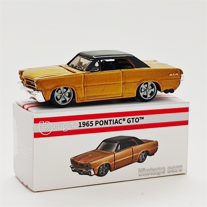 Modellautó öntött 1:64 1965 Pontiac GTO, fém, realisztikus részletek, arany/fekete, egyedi dobozzal