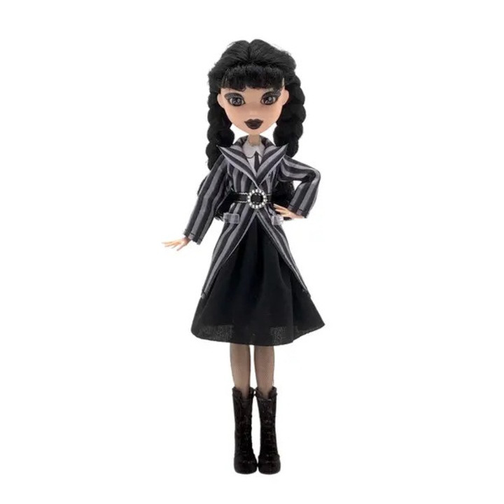 Papusa Wednesday Addams PRE-CJk0515-26-0826-1811, stil Monster High, uniforma Nevermore all-black, cu suport, rucsac si accesorii (Thing), negru