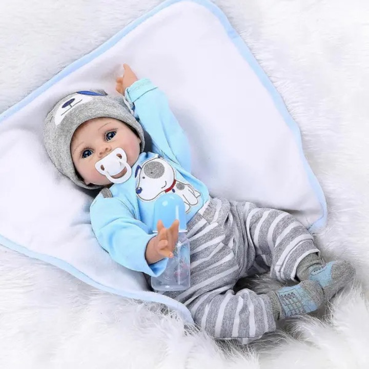Papusa reborn bebelus ISINI-CJ-K0497-260901-1275, cap si extremitati din silicon, corp din bumbac, cu accesorii (sticla, suzeta, haine), multicolor, 55 cm