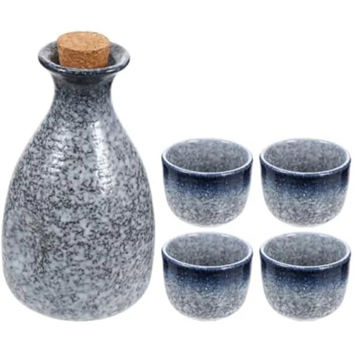 Set japonez de sake, oala ceramica cu 4 cani, suprafata mata
