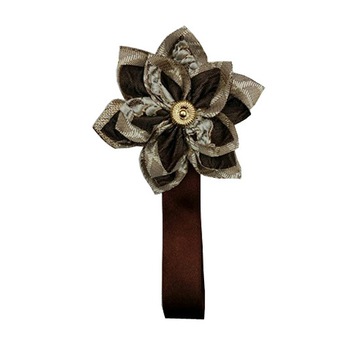 Magnet draperie maro-crem Magnet draperie maro-crem