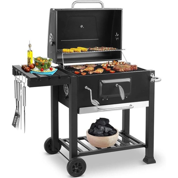 Gratar pe carbune Corenia QRE-1016101, trolley cu roti, 3 gratare si tava reglabila pentru carbuni, termometru incorporat, suprafata 578 in², negru, 113 x 53.5 x 100 cm
