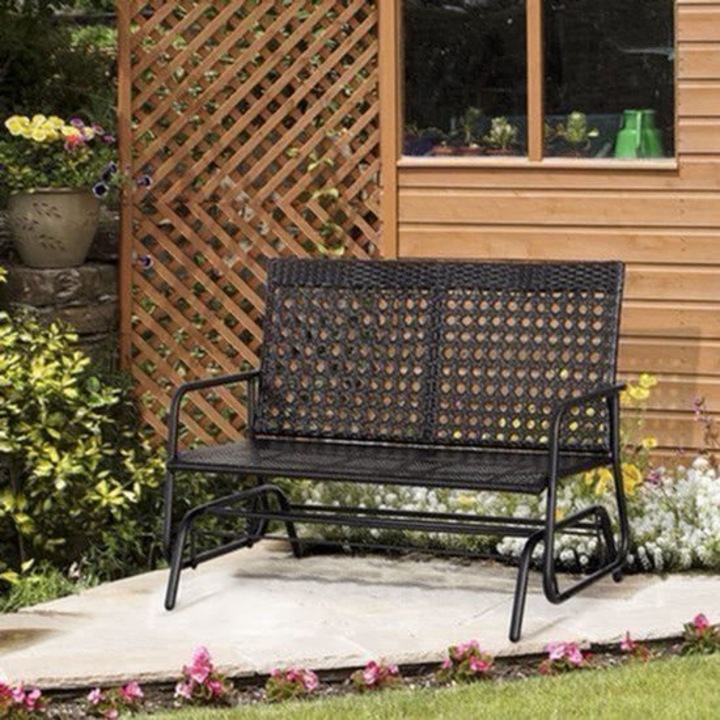Banca balansoar de gradina Corenia QRE-2055097, 2 locuri, cadru metalic vopsit prin pulbere, impletitura poly rattan rezistenta la intemperii, perne detasabile din poliester water-repellent, negru, 130 x 70 x 120 cm