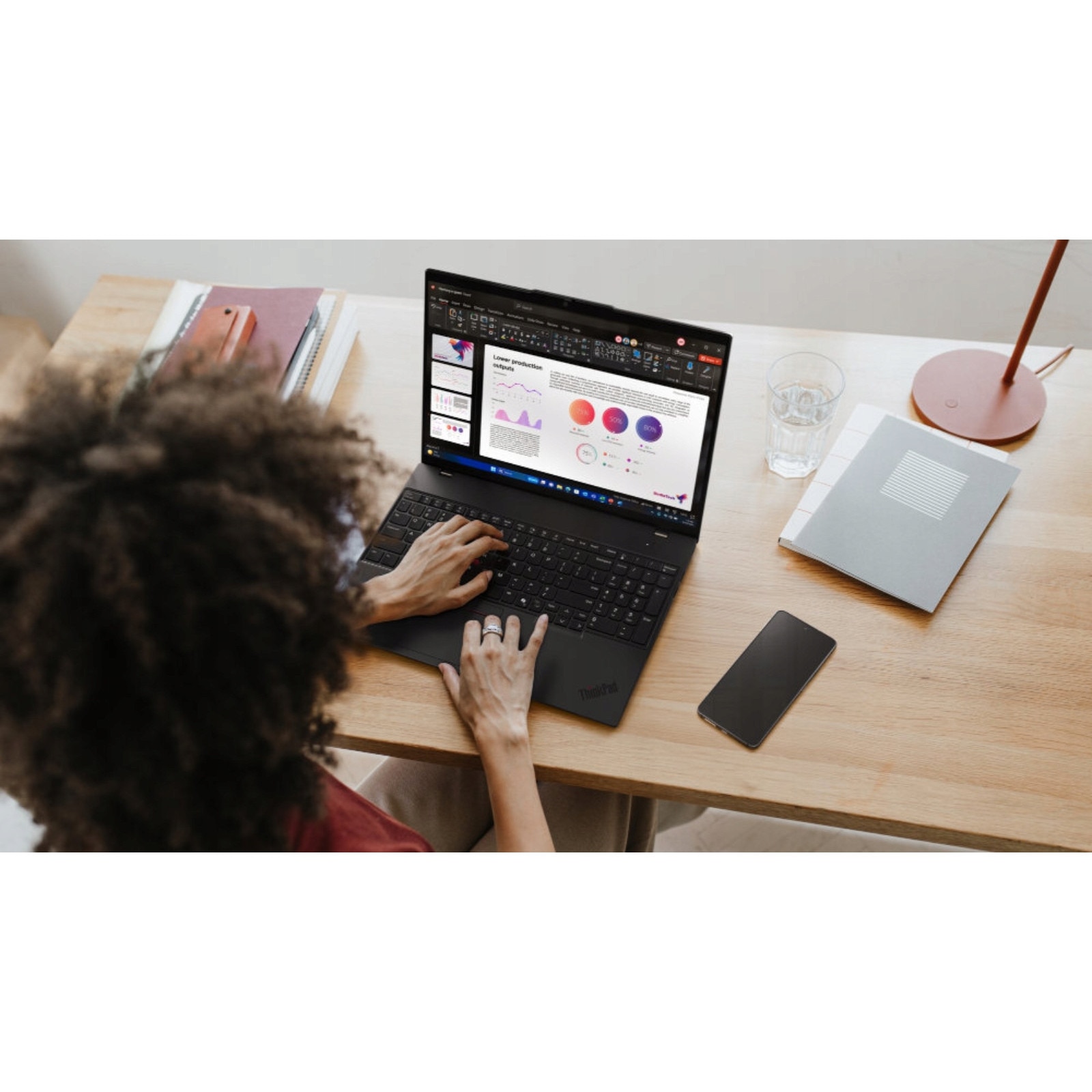 Pachet promo: Laptop Lenovo ThinkPad L16 G1, Intel Core Ultra 5 125U, 32GB 1TB SSD, 16" WUXGA 1920x1200 IPS Touch, Intel Graphics, Windows 11 Pro + ET103 notebook case 43.2 cm (17") Messenger case Black