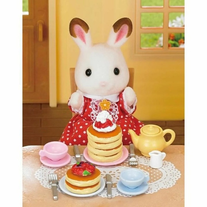 Комплект за игра Sylvanian Families 5225 Pancake Gouter, фигурка зайче с комплект за палачинки и аксесоари, многоцветен