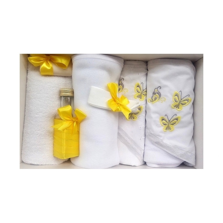 Trusou pentru botez, 7 piese, brodat cu figurina, Fluturi, Little Angel, galben