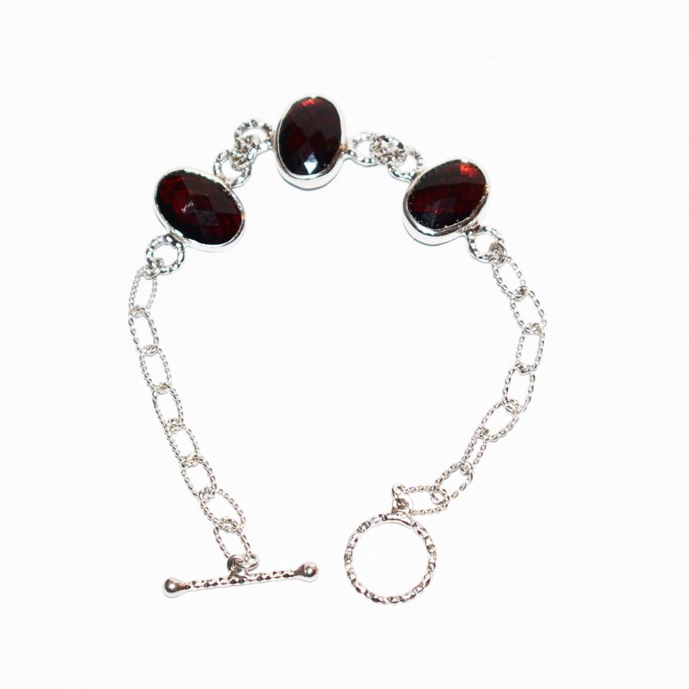Bratara confectionata manual din argint 925 cu Granate