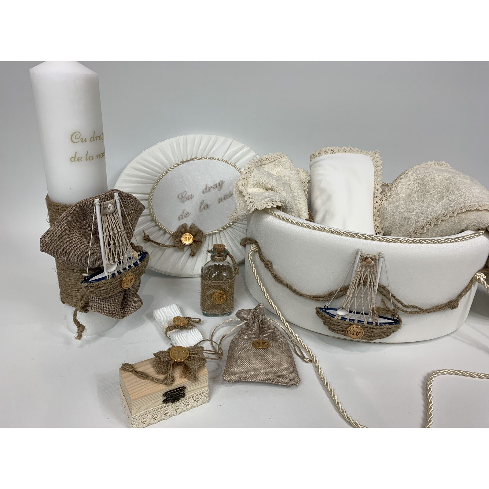 Trusou botez la cufar din catifea si lumanare id :76 model Exclusiv Ola Baby