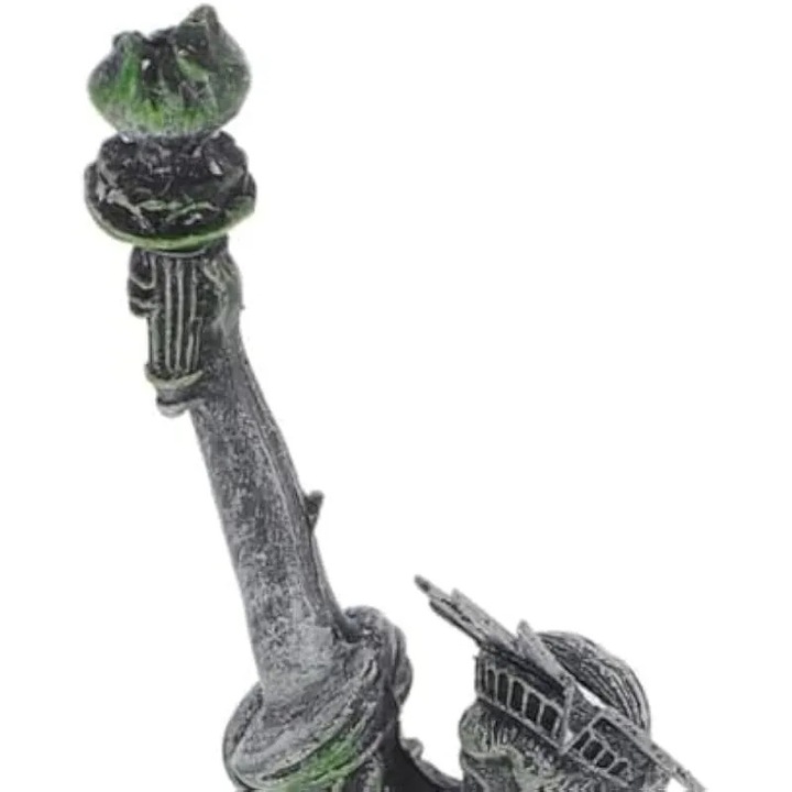 Фигурка Статуя на свободата, орнамент от смола, зелено-меден, 20x5см