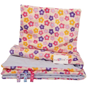 Set perna si pilota cu doua fete, antialergica pentru copii, Nat & Tom, floricele Set perna si pilota cu doua fete, antialergica pentru copii, Nat & Tom, floricele