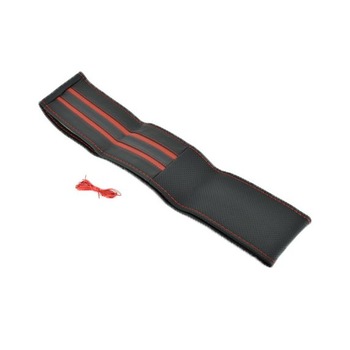 Husa volan din piele neagra cu doua dungi rosii + ac si ata Husa volan din piele neagra cu doua dungi rosii + ac si ata