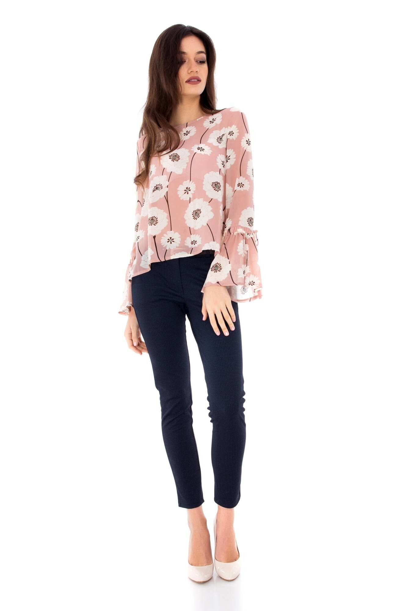 Bluza de dama crem lejera, ROH, cu flori