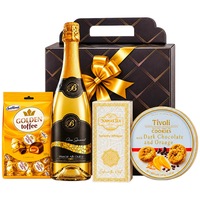 Pachet cadou premium Golden, cu vin spumant alb dulce, biscuiti danezi cu unt, bomboane toffee, ceai verde, ambalaj elegant, idee cadou de Craciun, sarbatori, aniversari, zi de nastere, cadou corporate, pentru femei, barbati, CADOURI RAFINATE®