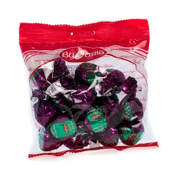 Bomboana de ciocolata cu visina in alcool  Bomboana de ciocolata cu visina in alcool