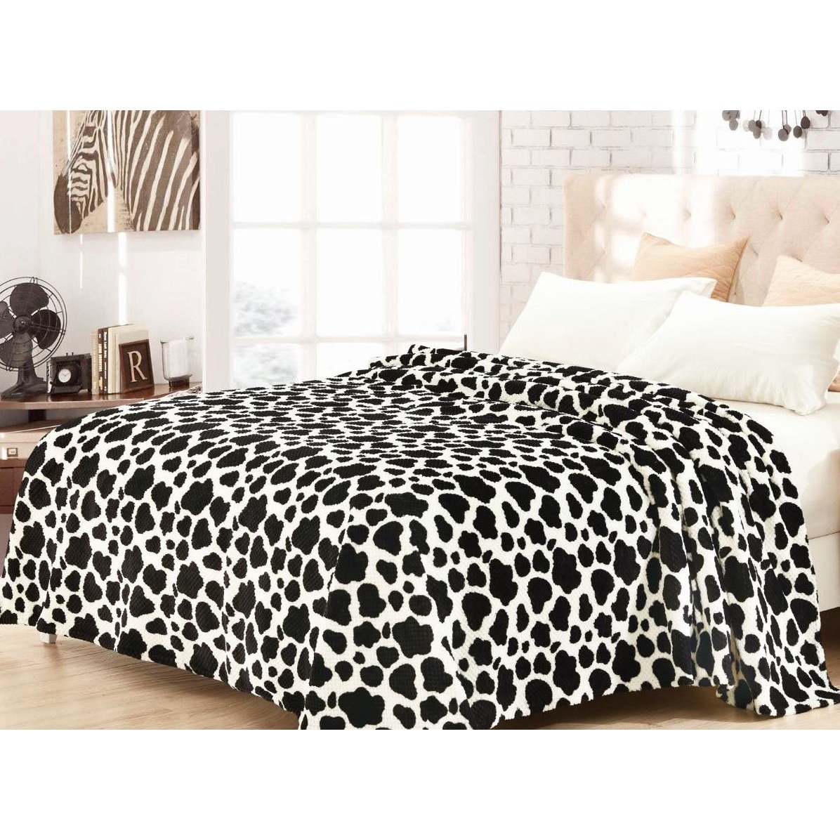 Patura Cocolino moale, decupata, alb/negru, cu model, punga cadou 200X230cm