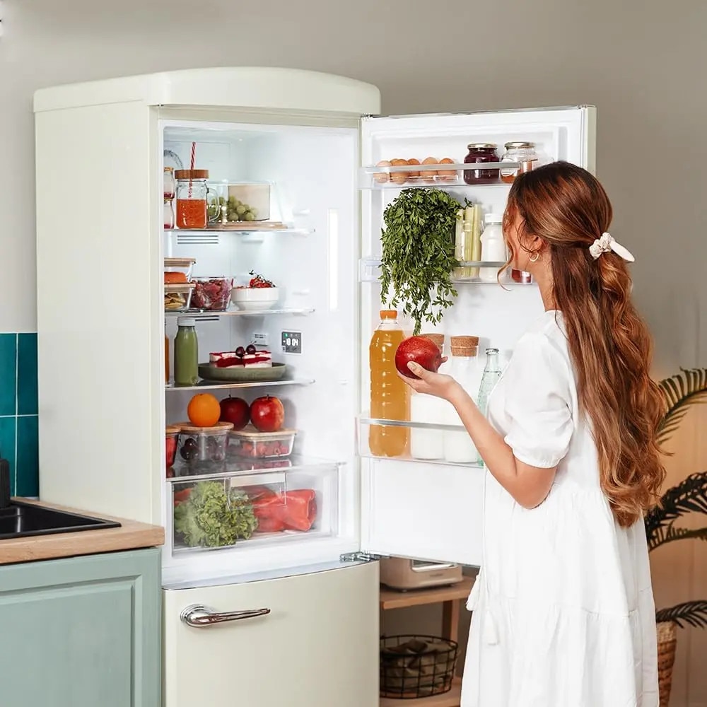 Combina frigorifica Retro Cecotec, Bolero CoolMarket Combi Origin, 294 litri, H 190 cm, congelator 88 litri, sistem Multi AirFlow, Total No Frost, sertar convertibil, filtru carbon, mod ECO, deschidere pe dreapta, bej