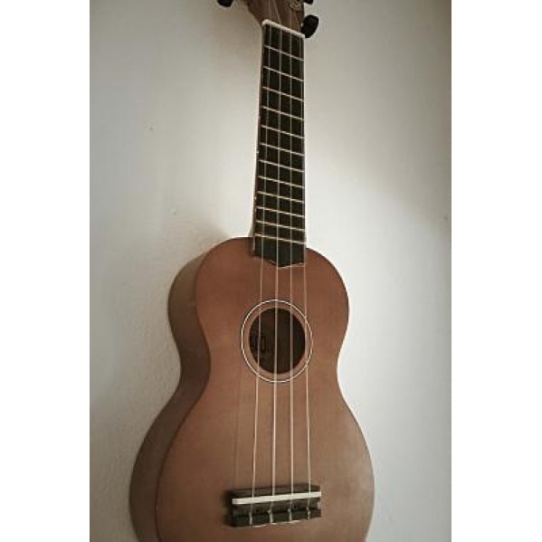 Classic Wooden Small Ukulele Guitar Musical Instrument Journal: 150 Page Lined Notebook/Diary, Cs Creations (Author)