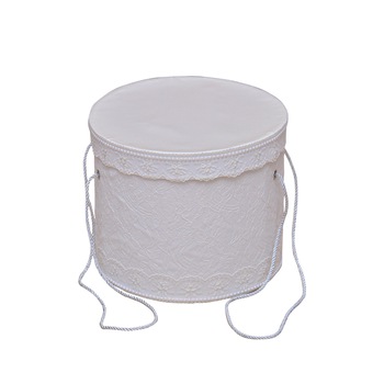 Cutie brodata pentru trusou de biserica, Dantela alba Cutie brodata pentru trusou de biserica, Dantela alba