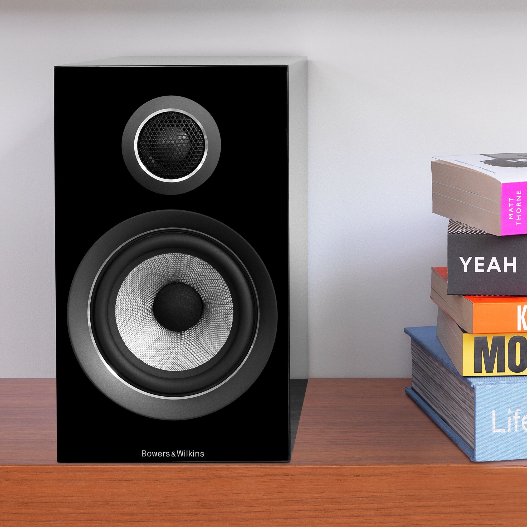 Boxe de raft HI-FI Bowers & Wilkins 707 S2, culoare Negru Lucios