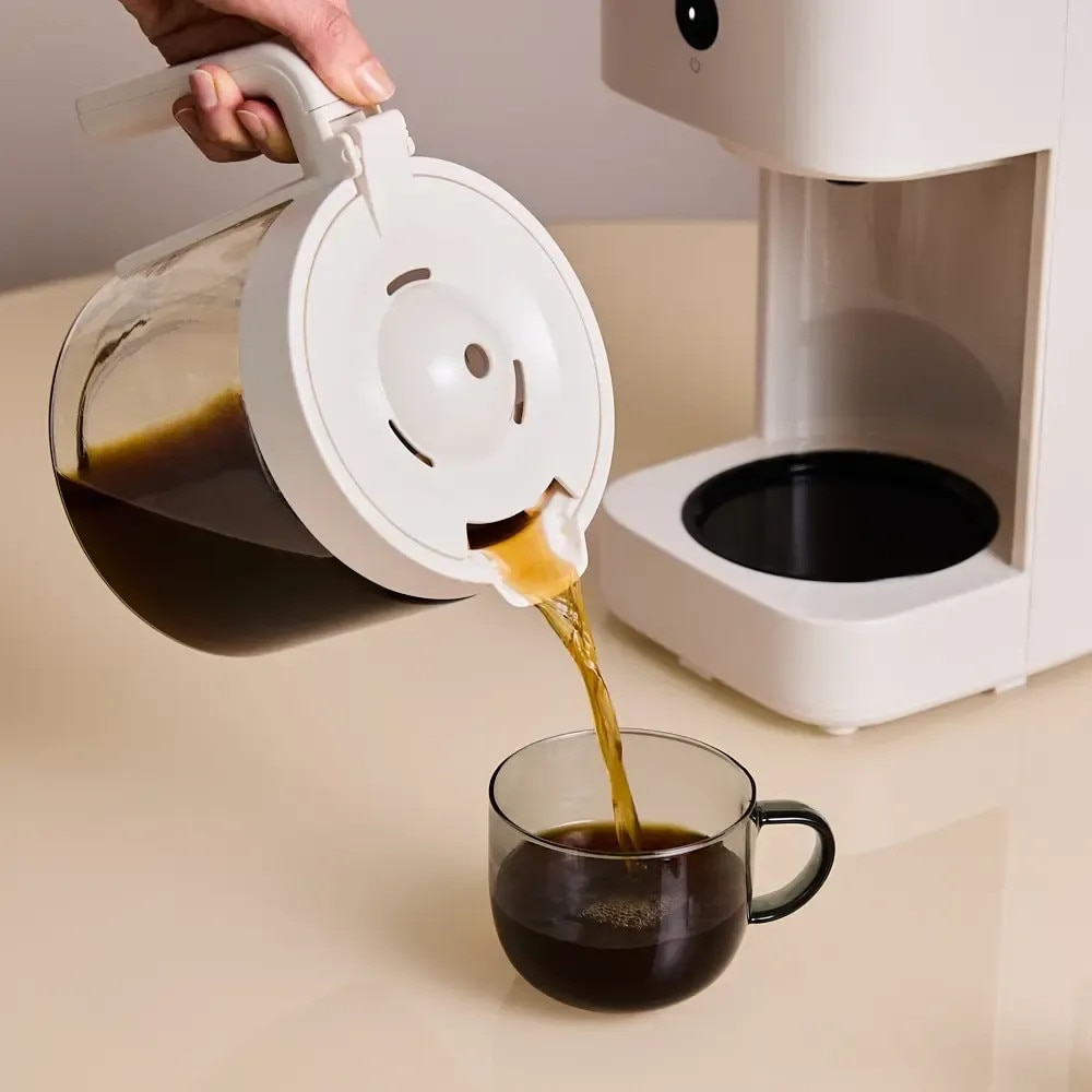 Cafetiera tip drip CREATE, Thera Drip, 12 cani, capacitate carafa din sticla 1.5 litri, cafea macinata 60g, indicator nivel apa/cafea, sistem anti-drip, Keep Warm, oprire automata, protectie supraincalzire, protectie supraincarcare, crem