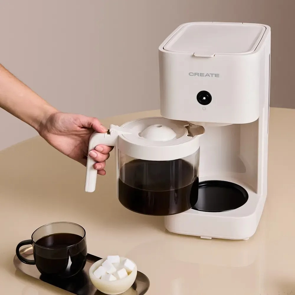 Cafetiera tip drip CREATE, Thera Drip, 12 cani, capacitate carafa din sticla 1.5 litri, cafea macinata 60g, indicator nivel apa/cafea, sistem anti-drip, Keep Warm, oprire automata, protectie supraincalzire, protectie supraincarcare, crem
