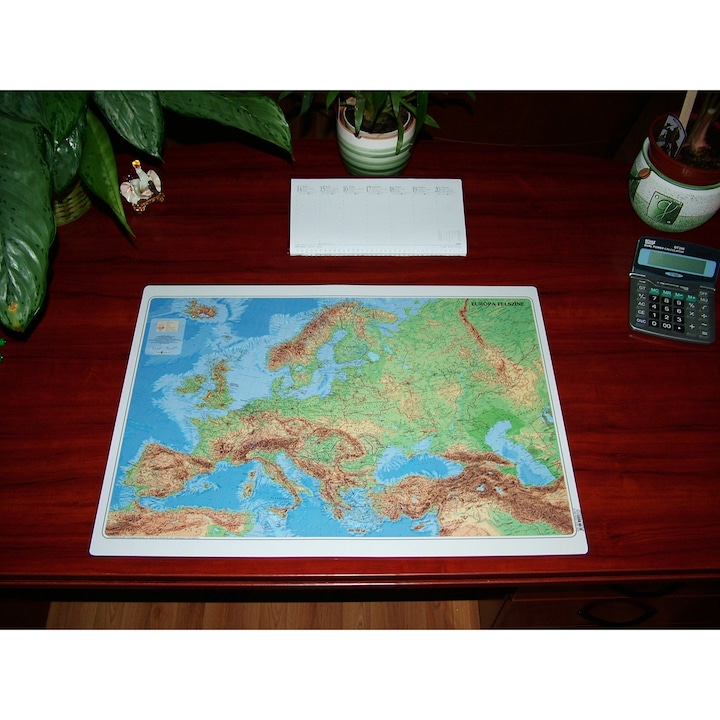 Európa felszíne asztali könyöklő, laminált (2007) - (70 cm x 50 cm)