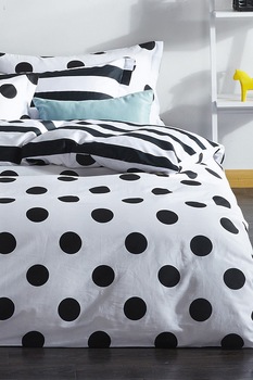 En Lora Home, Lenjerie de pat, 65% bumbac, 35% poliester, Alb/Negru, 200X220-2P-50X70 Standard En Lora Home, Lenjerie de pat, 65% bumbac, 35% poliester, Alb/Negru, 200X220-2P-50X70 Standard