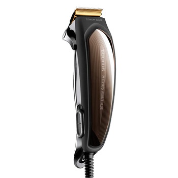 Masina de tuns Taurus Mithos Titanium Avant Plus, cutite titanium, 6 ghiduri de taiere 3-12 mm, parghie reglare: 1-3mm, 2 agrafe , 2 cleme par, pelerina protectie, perie curatare, ulei ungere, cutie transport, Negru/Maro Masina de tuns Taurus Mithos Titanium Avant Plus, cutite titanium, 6 ghiduri de taiere 3-12 mm, parghie reglare: 1-3mm, 2 agrafe , 2 cleme par, pelerina protectie, perie curatare, ulei ungere, cutie transport, Negru/Maro