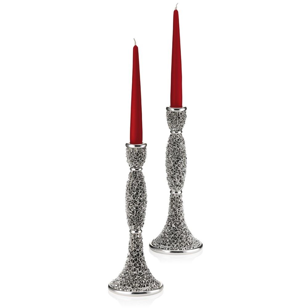 Sfesnic argintat cu trandafiri