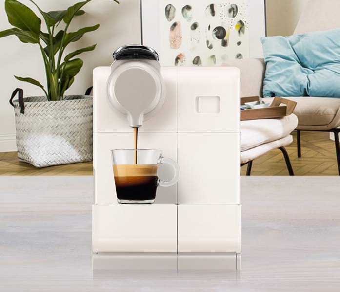 NESPRESSO LATTISSIMA  TOUCH F521-WH 新品！ ネスプレッソ ラティシマ・タッチ プラス F521WH [ホワイト] 価格比較
