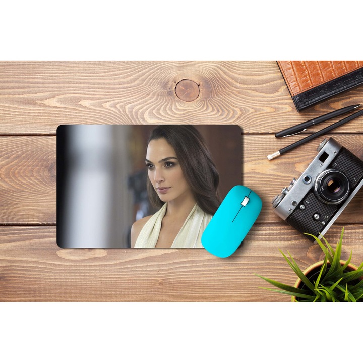 Mouse Pad Gal Gadot Gucci Bamboo Commercial - 21.5 x 27 x 0.3cm
