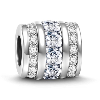 Charm pentru bratara butoias alb Charm pentru bratara butoias alb