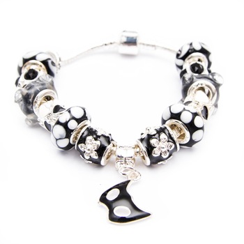 Bratara de margele metalice si charmuri model Zora, pentru Ea Bratara de margele metalice si charmuri model Zora, pentru Ea