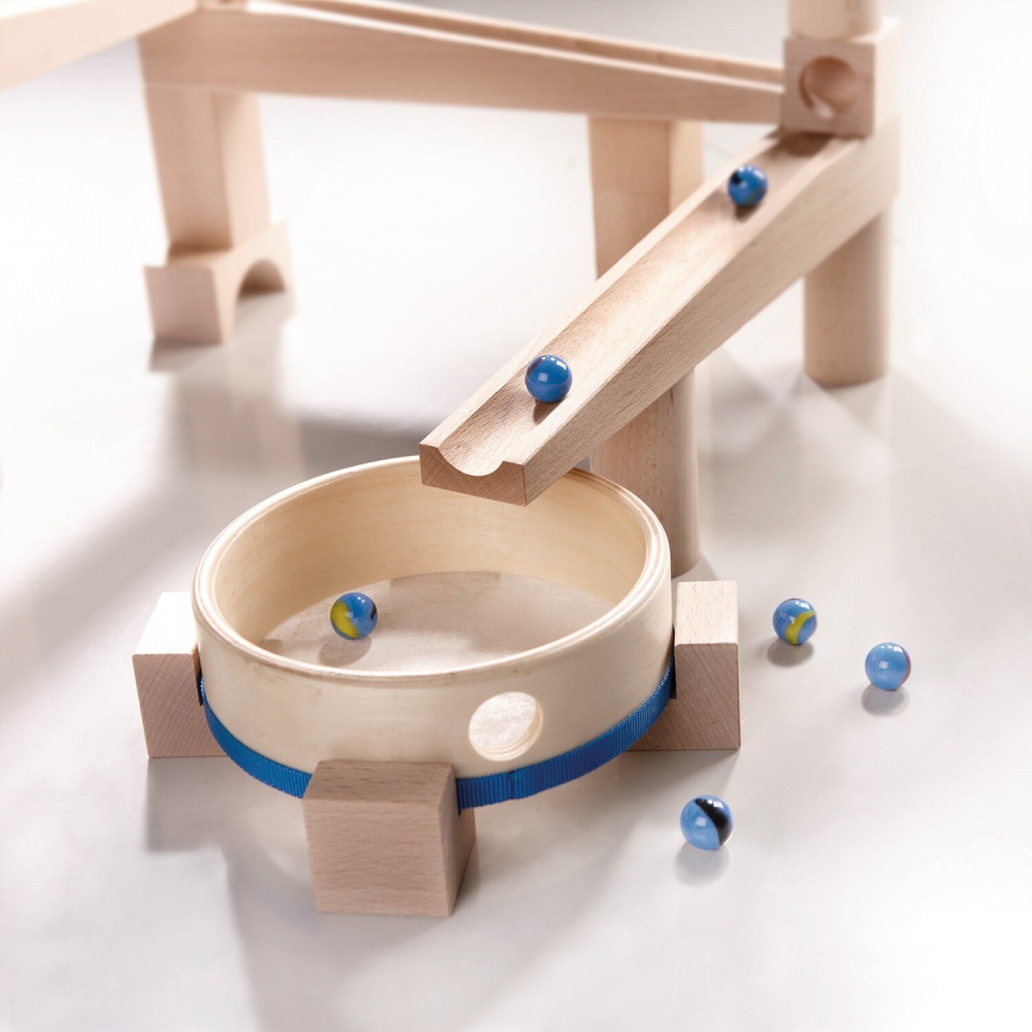 Haba, Butoias din lemn, cu bile, 4ani+