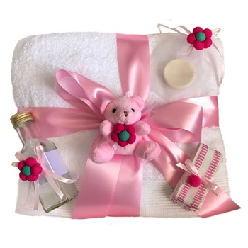 Trusou botez vesel fetita, 7 piese, Simonne + Cadou bratara cruciulita Simonne Trusou botez vesel fetita, 7 piese, Simonne + Cadou bratara cruciulita Simonne