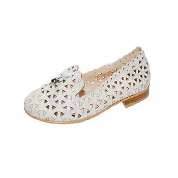 Balerini rafinati cu perforatii rotunde, toc mic si varf rotund, D&J Exclusive, Bej, 37 Balerini rafinati cu perforatii rotunde, toc mic si varf rotund, D&J Exclusive, Bej, 37