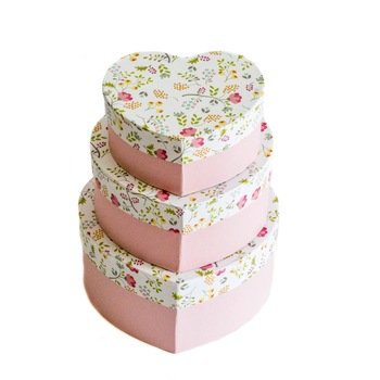 Set 3 cutii in forma de inima roz , 251g Set 3 cutii in forma de inima roz , 251g