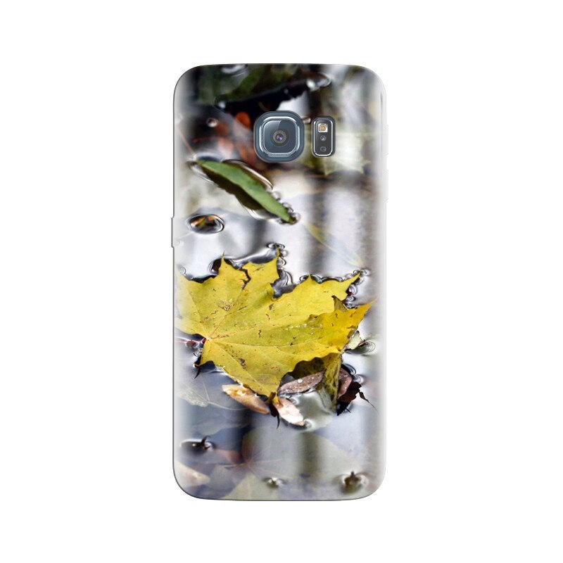Husa Samsung S7 Edge Yellow Maple Leaf On Water