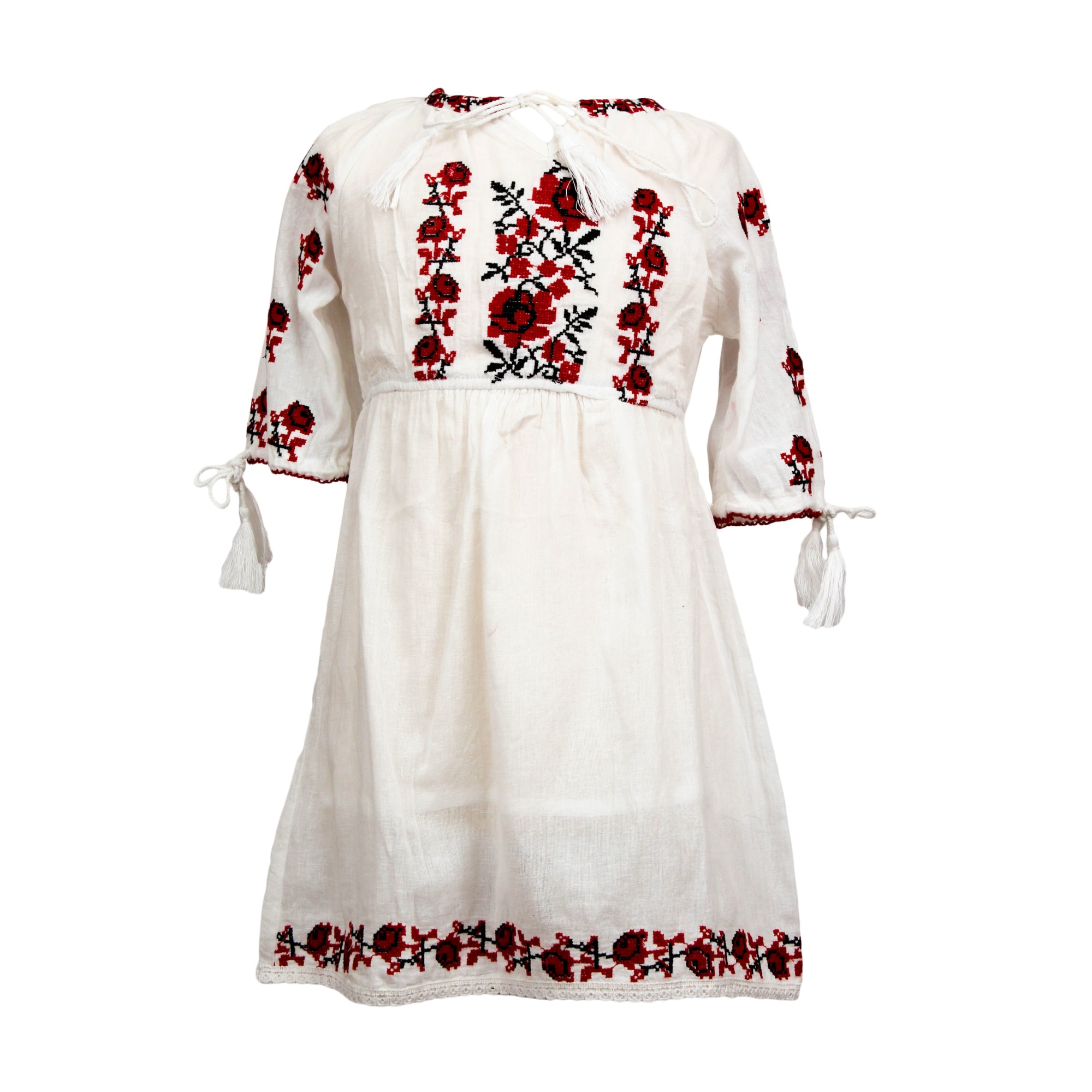 Rochie traditionala,cu flori brodata