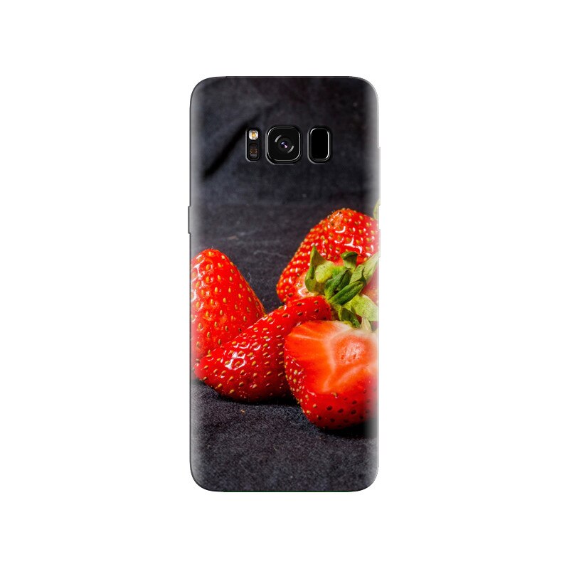Husa Samsung S8 Plus Strawberry With Black Background