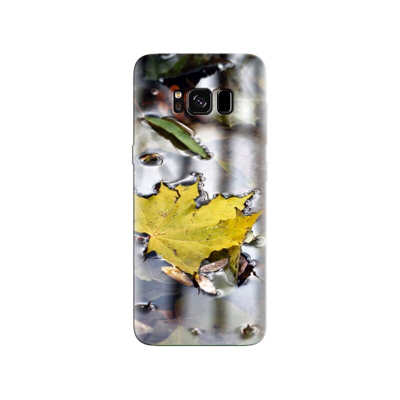 Husa Samsung S8 Yellow Maple Leaf On Water