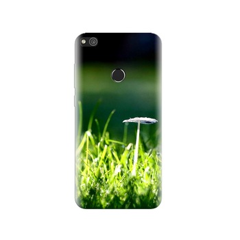 Husa Huawei P8 Lite 2017 Mushroom In Green Grass Husa Huawei P8 Lite 2017 Mushroom In Green Grass