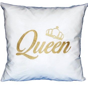 Perna brodata din bumbac alb-auriu  Perna brodata din bumbac alb-auriu