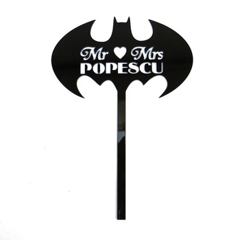 Cake topper in forma de logo batman cu nume personalizat plexiglas negru Cake topper in forma de logo batman cu nume personalizat plexiglas negru